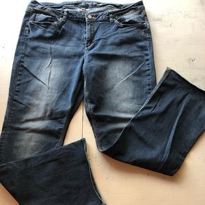 NY&Co Curvy Bootcut Jean, Size 18